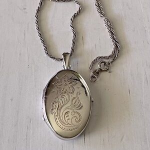 Vintage Locket Chain 925 Silver with Etched Floral Photo pendant